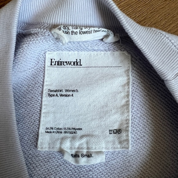 Entireworld Short Sleeve Sweatshirt in Color Faint Blue - Picture 3 of 6